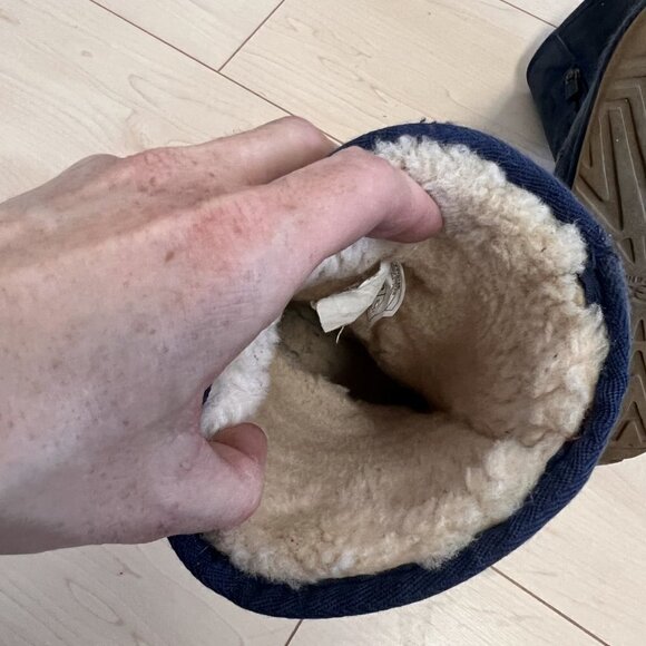 UGG Girls Lil Sunshine Sheepskin Boots Size 4 Blue Suede - Picture 10 of 12